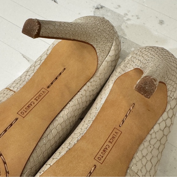 Vince Camuto Savilla Snake Embossed Design Dress Pumps - Picture 14 of 14